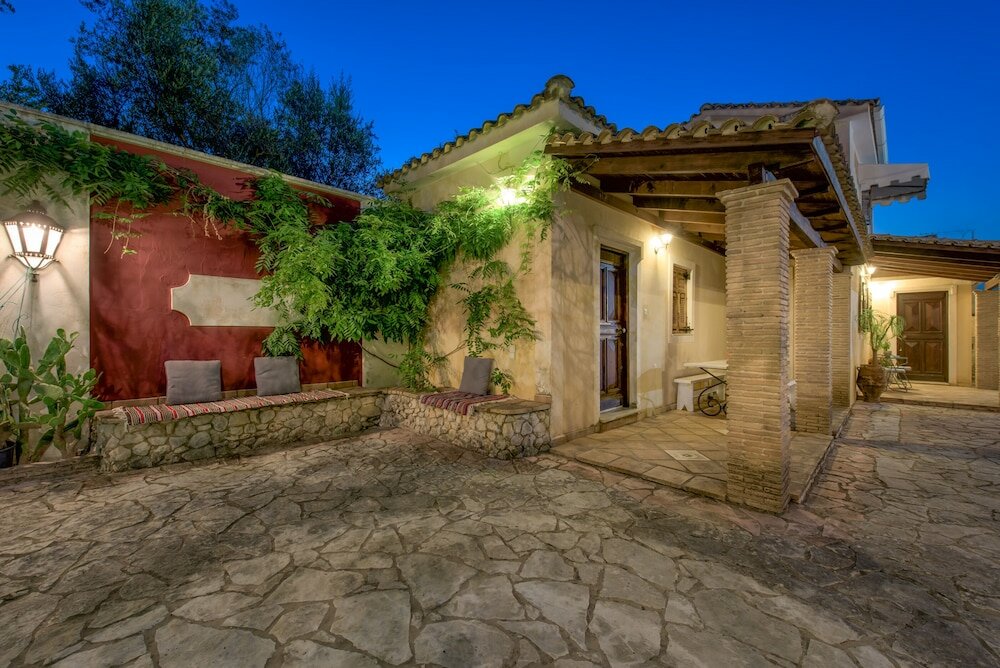 Фото Sarakino The House of Literature