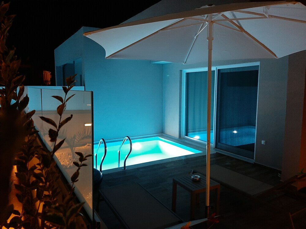 Фото Sarpidon Suites