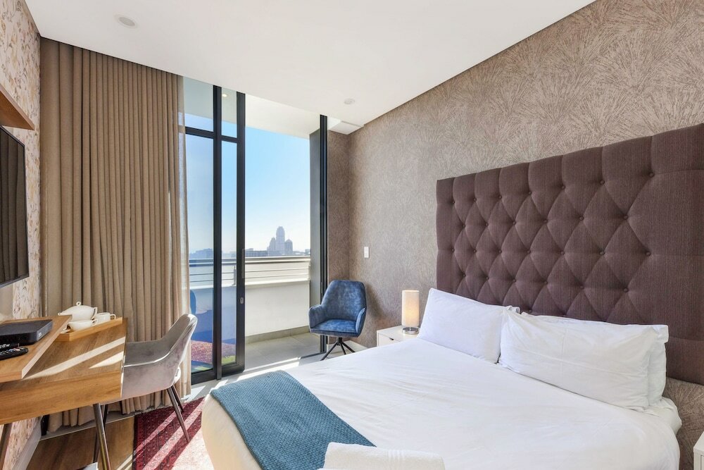 Фото Illovo Central Apartments