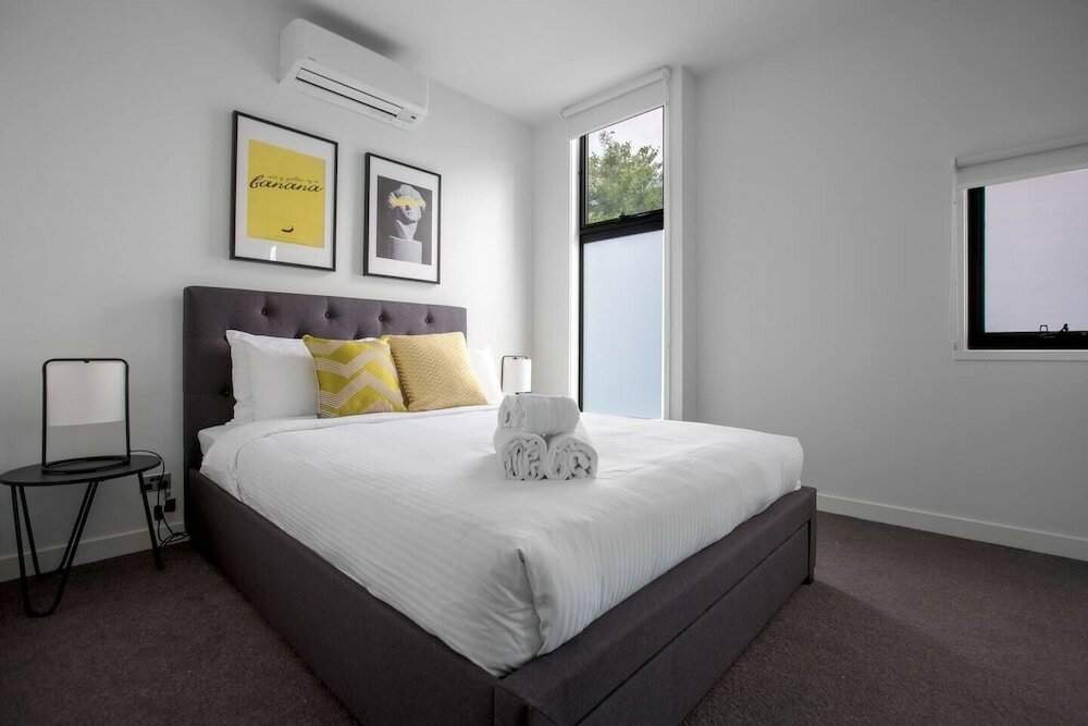 Фото Elegant Stylish Living@mooneeponds Wifi/parking