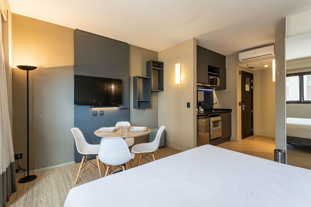 Фото Charlie Alphaville