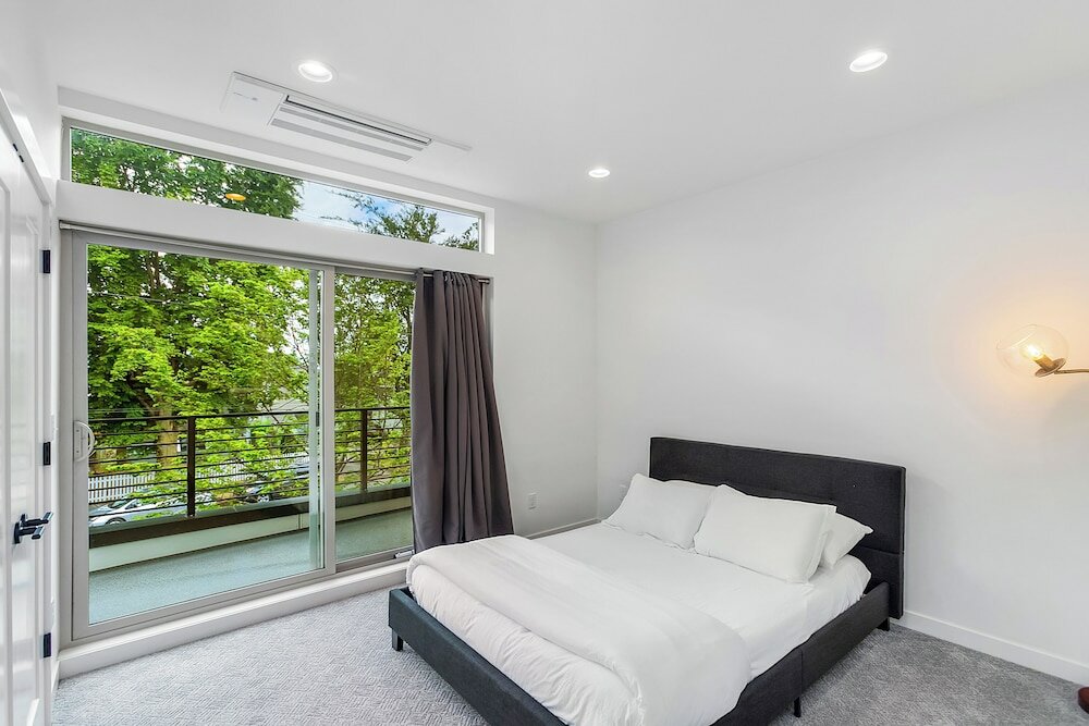 Фото Autumn Leaves in Jefferson Park