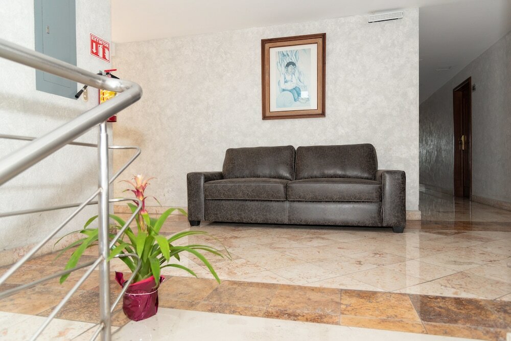 Фото Impala Hotel in front of the Ado