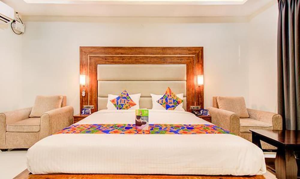 Фото Fabhotel The Rs Suites