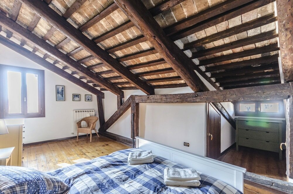 Фото Maurizio House