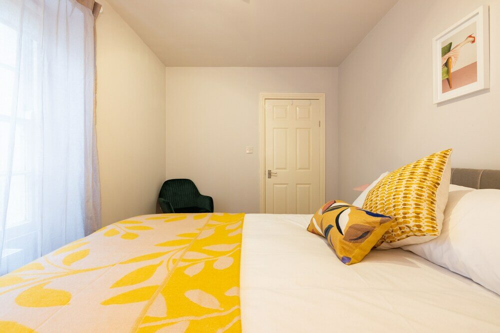 Фото Mornington Crescent Apartments