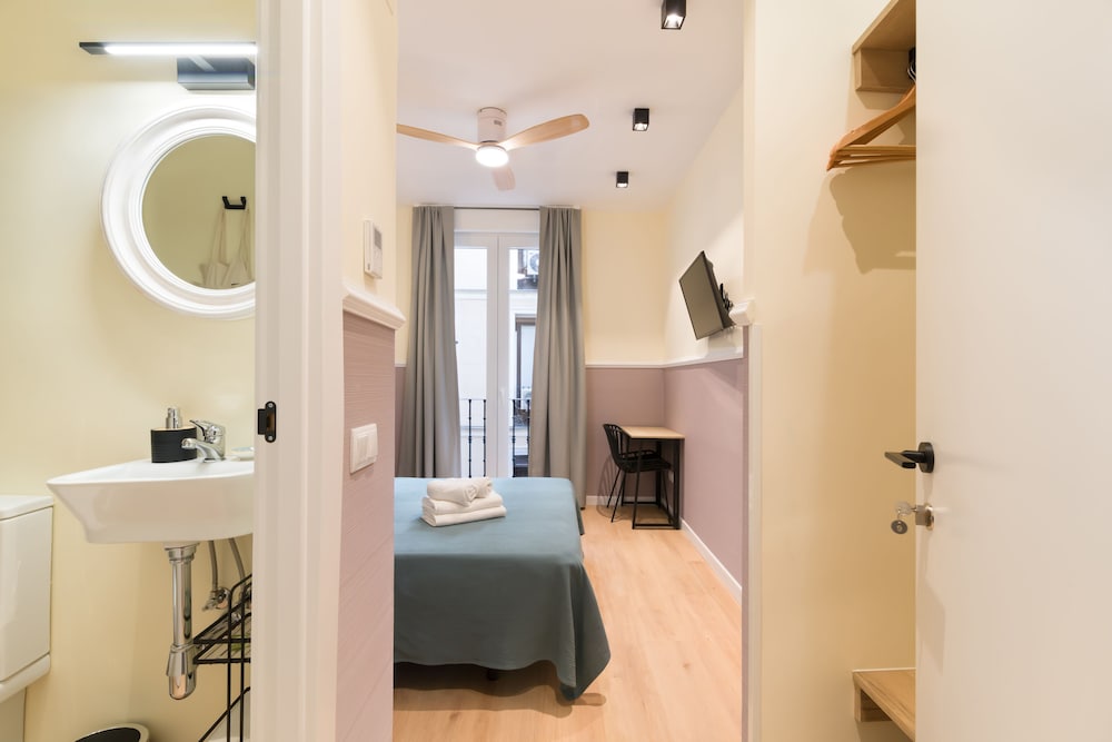 Фото Hostal Evoke Madrid