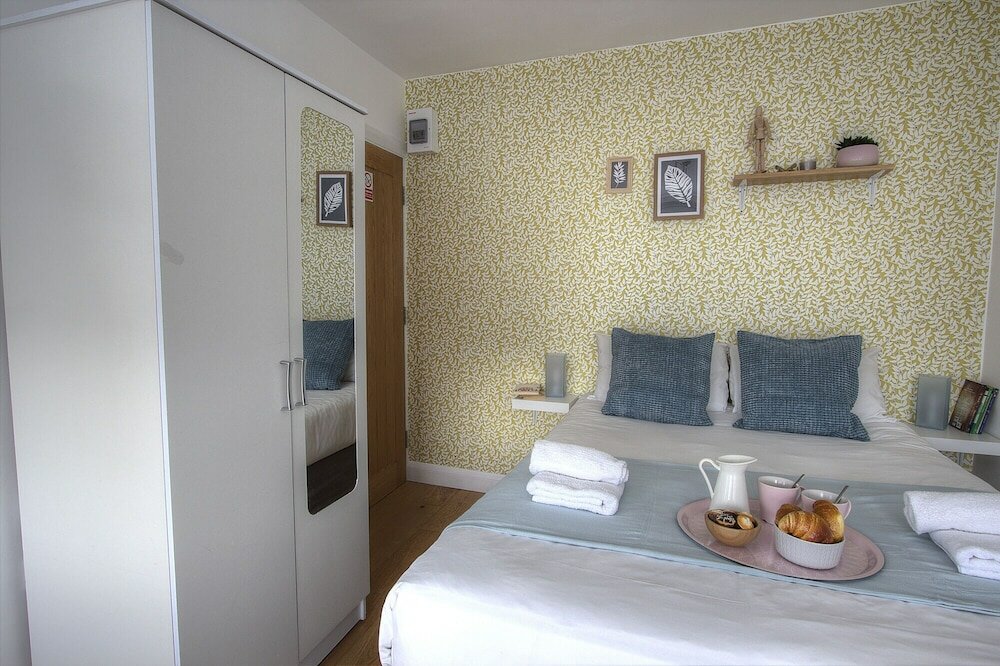 Фото R1 Medium Studio