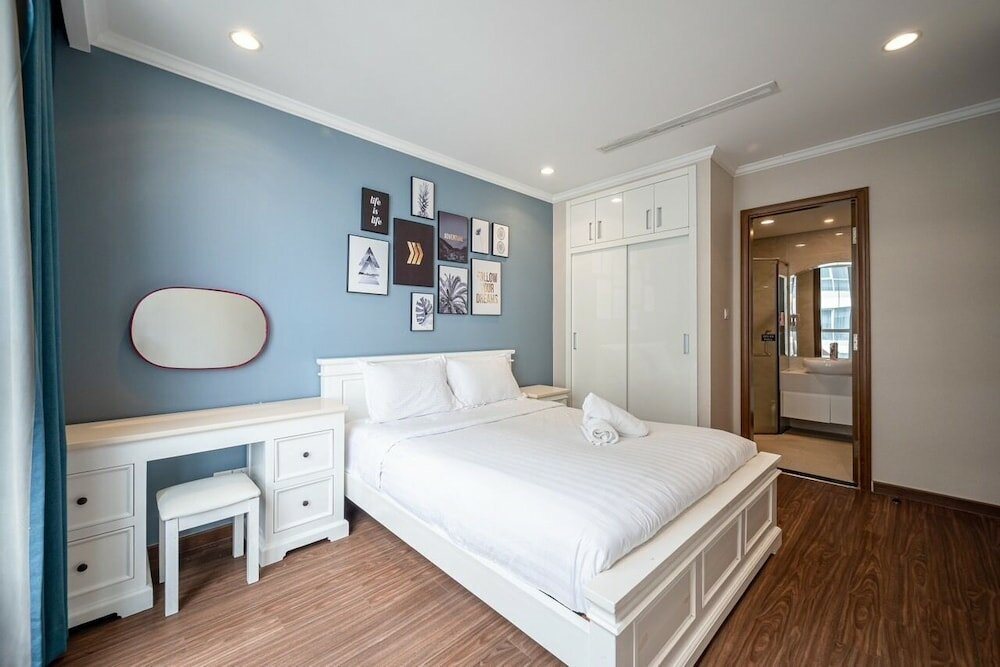 Фото Luxury Landmark - Linh's Apartment