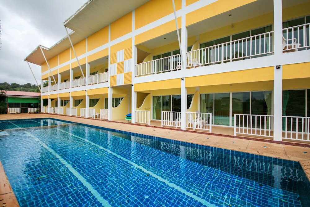 Фото Phuket Airport Sonwa Resort