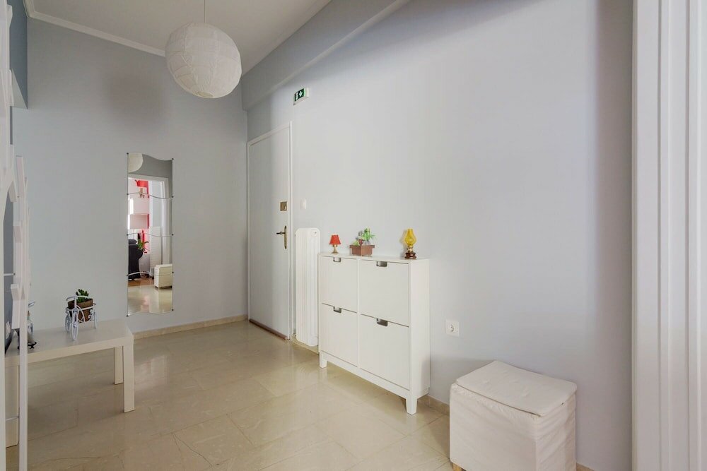 Фото Adorable 2 Bedrooms Apartment in Athens