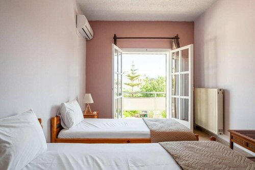 Гостиница Rena's Hospitality Walk to the Beach 10' to Chania