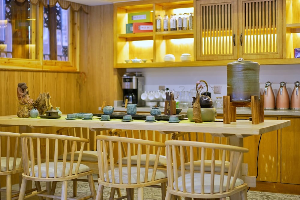 Фото Yuexijiang Boutique Holiday Hotel