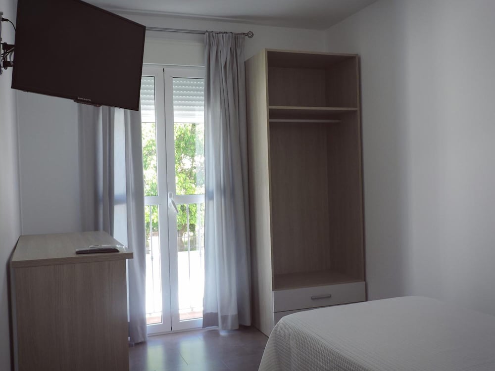 Фото Hostal Delia