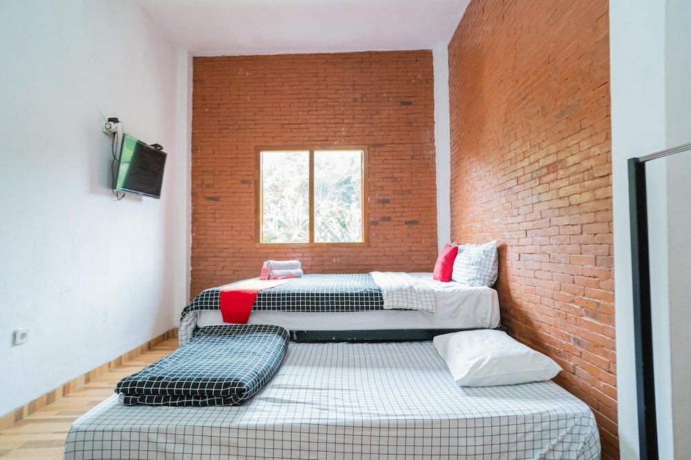 Фото RedDoorz Syariah @ Selomangleng Kediri