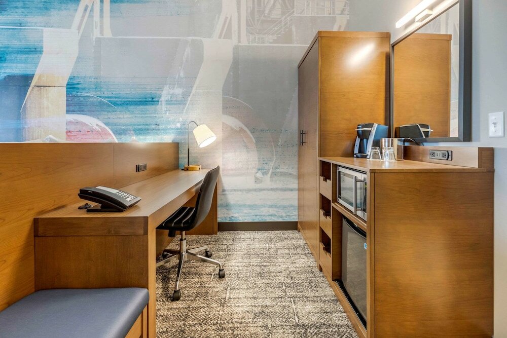 Фото Cambria Hotel Davenport Quad Cities