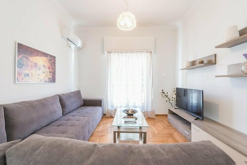 Гостиница Bright 2 Bdrm apt in the Heart of Athens в Афинах