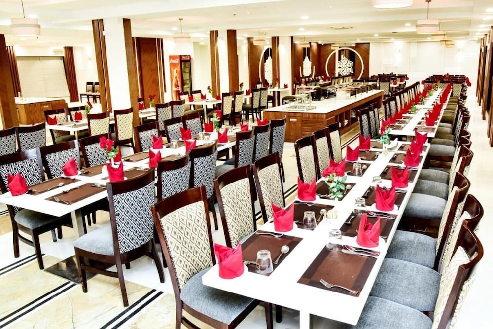 Фото Hotel Platinum Shravasti