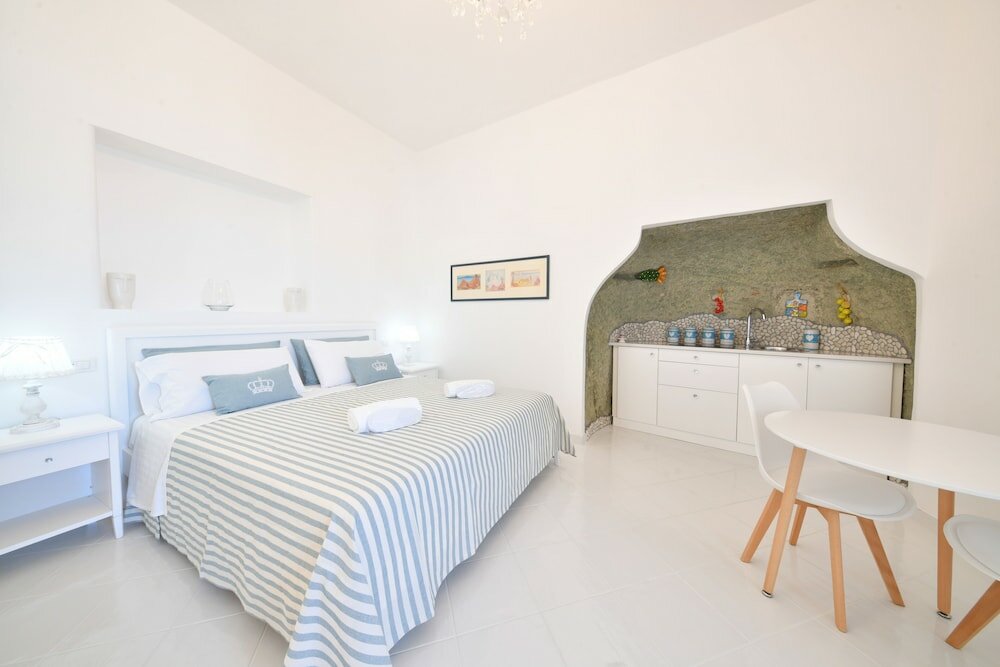 Фото King Suite - Luxury Rooms