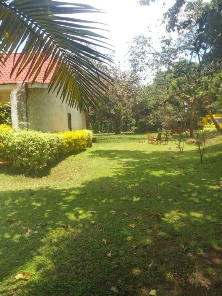 Hotel Airman's Pavillon, Meru, photo