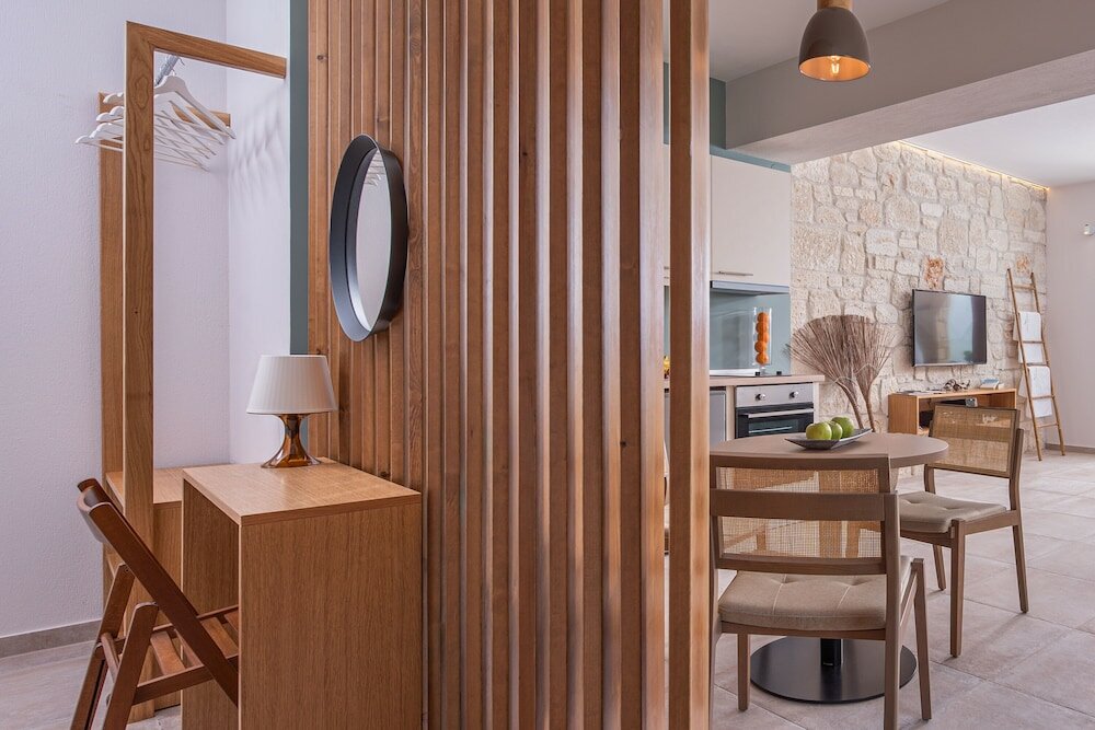 Фото Mint Retreat Suites