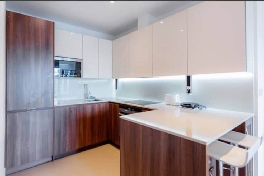 Фото Battersea Reach Luxury Apartments