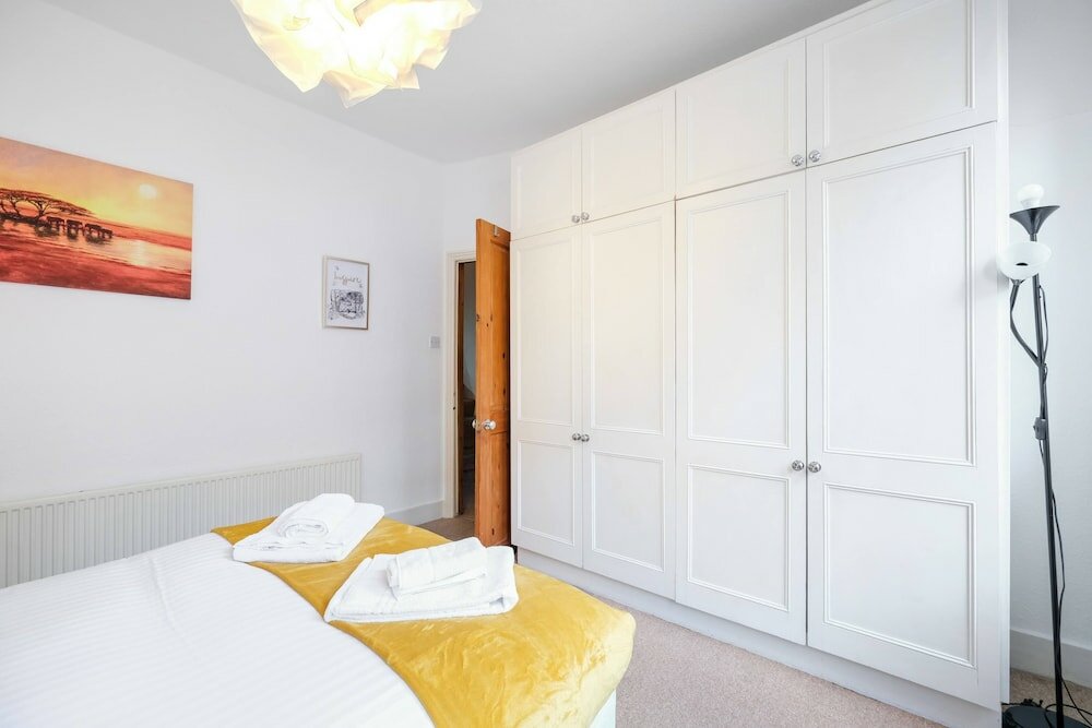 Фото London Spacious 3 Bedroom House Fulham