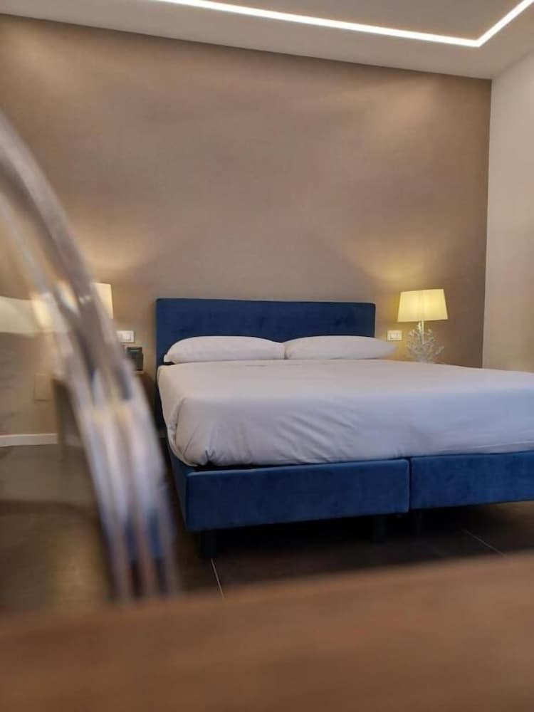 Фото Outside Hotel