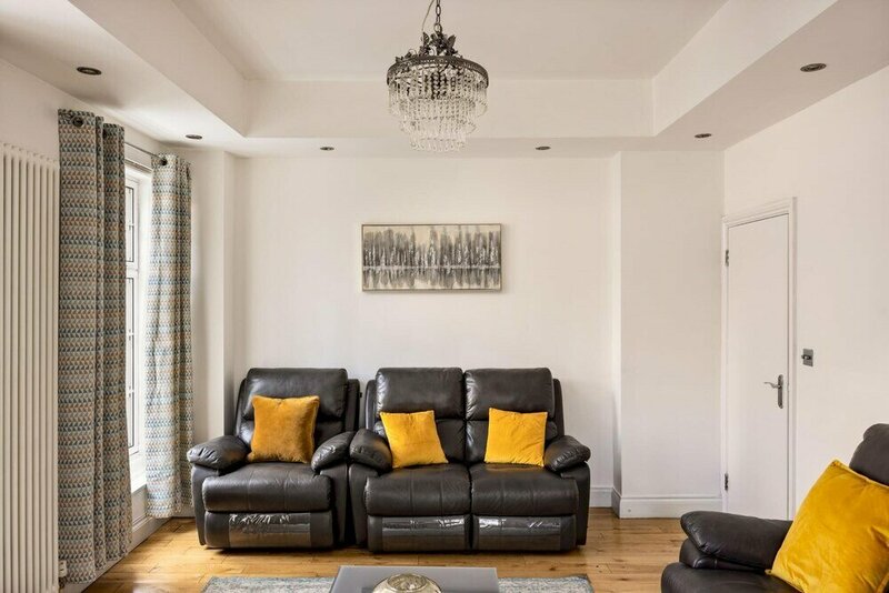 Гостиница Mayfair Park Lane Lux 2-bedroom Apartment в Лондоне