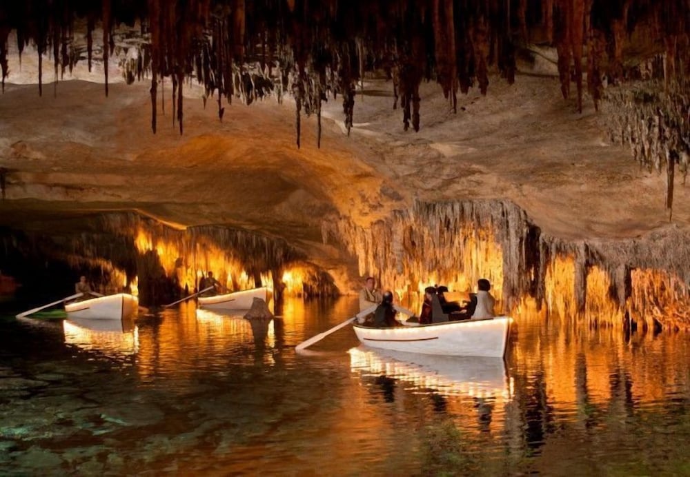 Фото Bella Maria Apartments & Pool Club