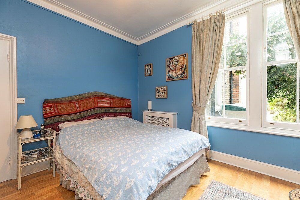 Фото Altido 2 Bed Flat With Garden Next to Battersea Park!