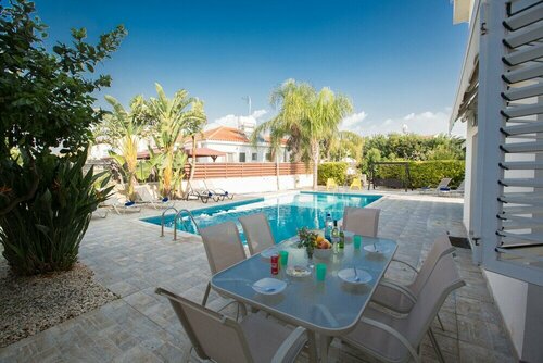 Гостиница Ayia Napa Holiday Villa At26