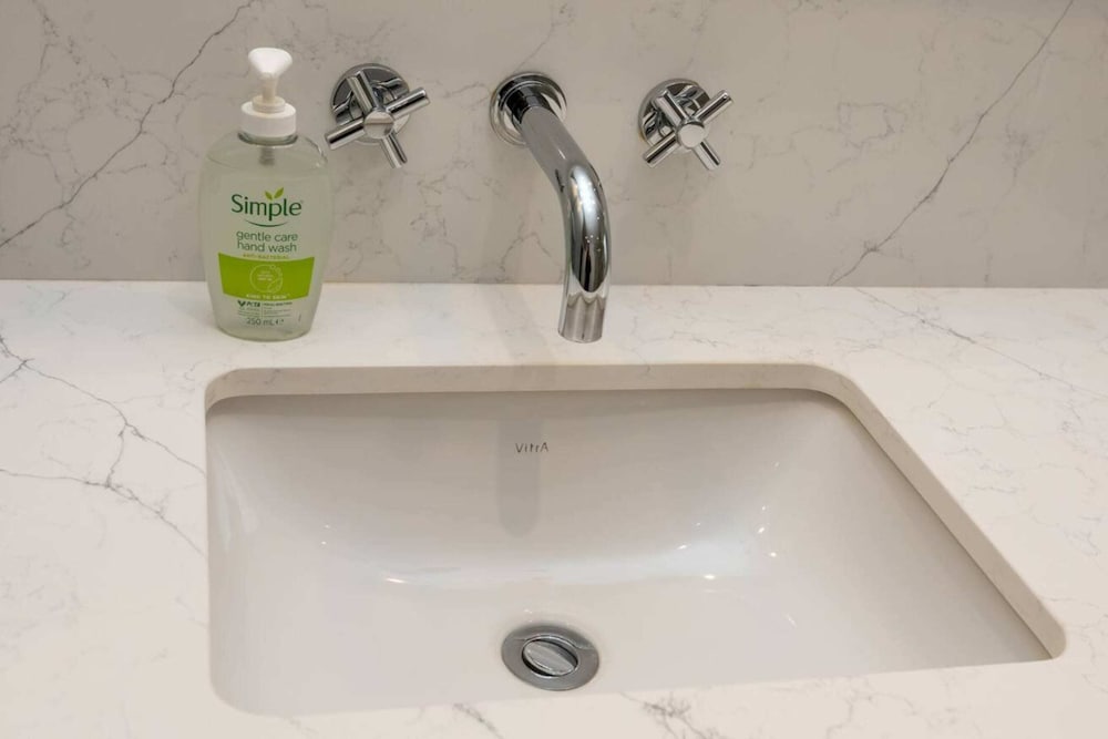 Фото Vibrant 1bd Home With Outdoor Patio - Hammersmith!