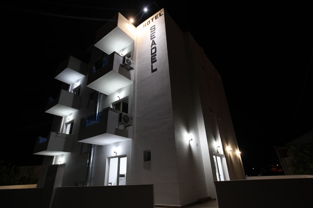 Фото отеля 2