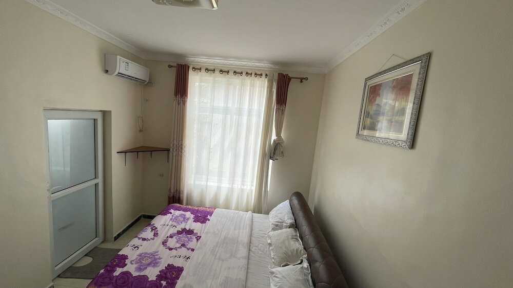 Фото Lao Tangren Restaurant & Guesthouse