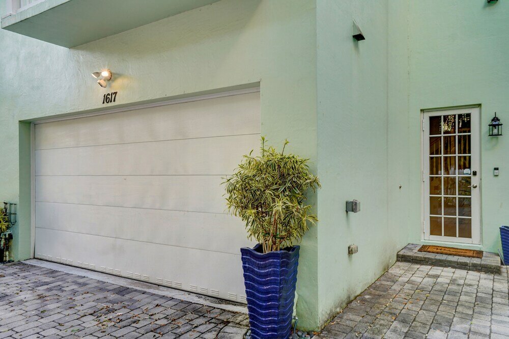 Фото Fabulous 4br home close to beach