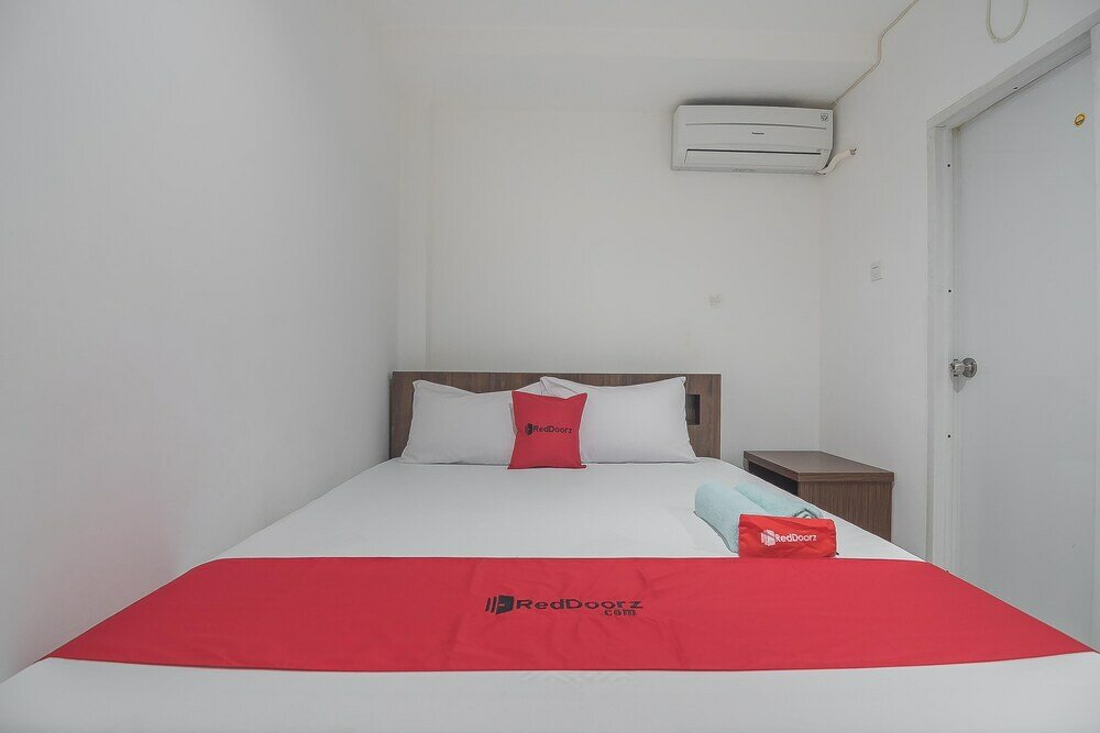 Фото RedDoorz near Living Plaza Balikpapan