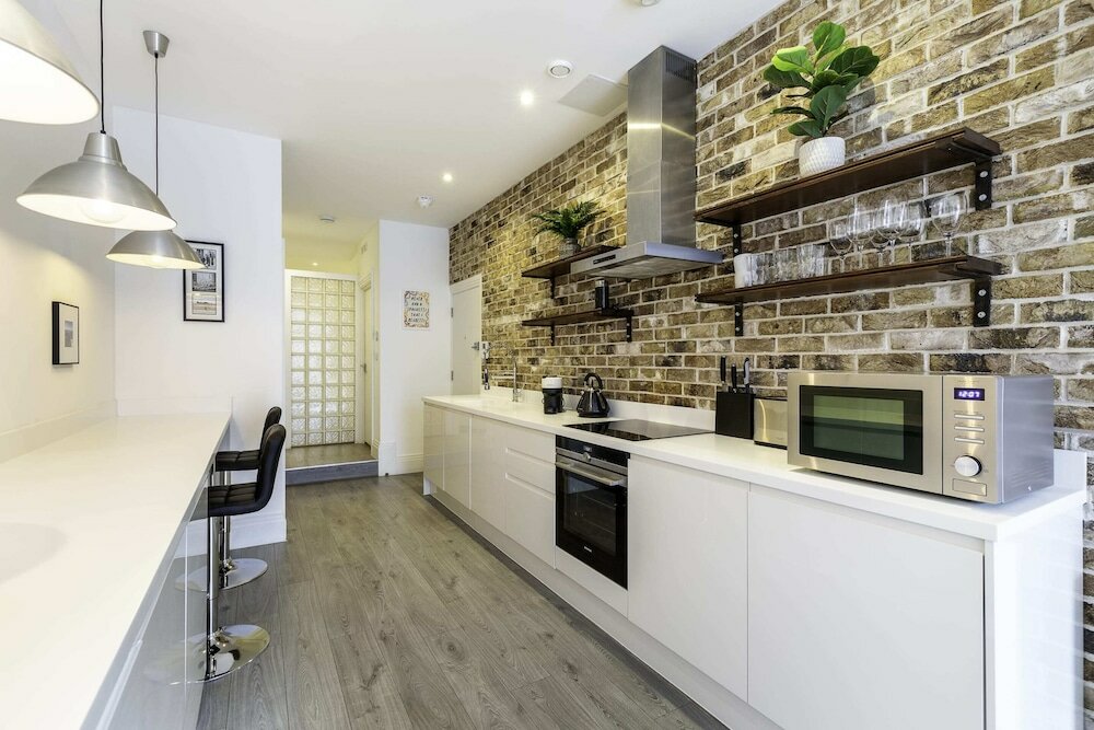 Фото Beautiful One Bed Abode In East Putney