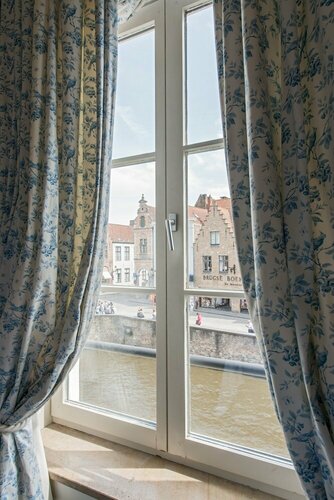 Внешний вид отеля Hotel de Orangerie by Cw Hotel Collection - Small Luxury Hotels of the World в Брюгге, фото 5