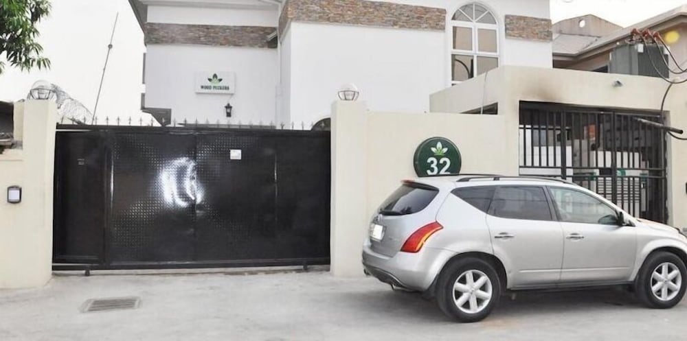 Фото Wood Peckers Hotel