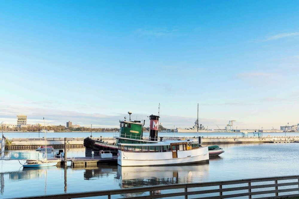 Фото Hilton Philadelphia at Penn's Landing