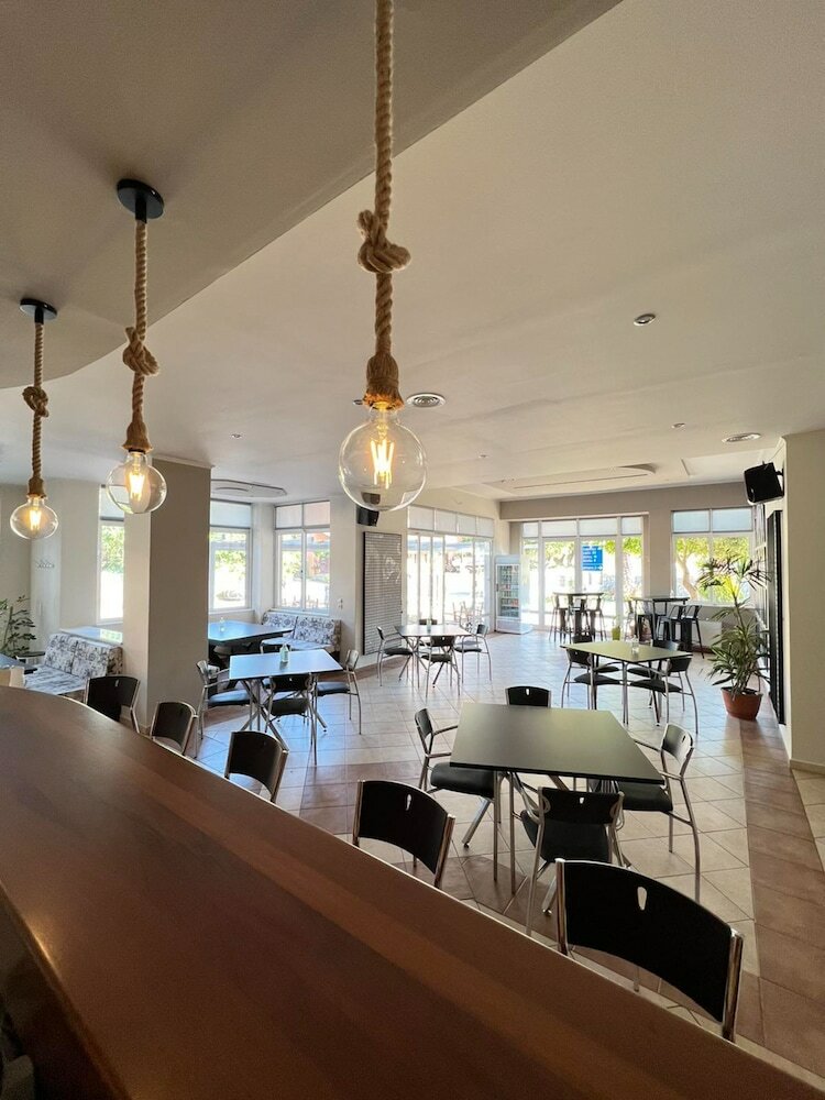 Фото Avenue Hotel