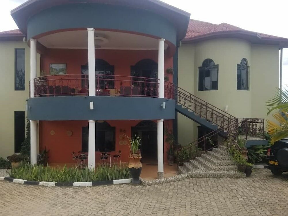 Фото отеля 1