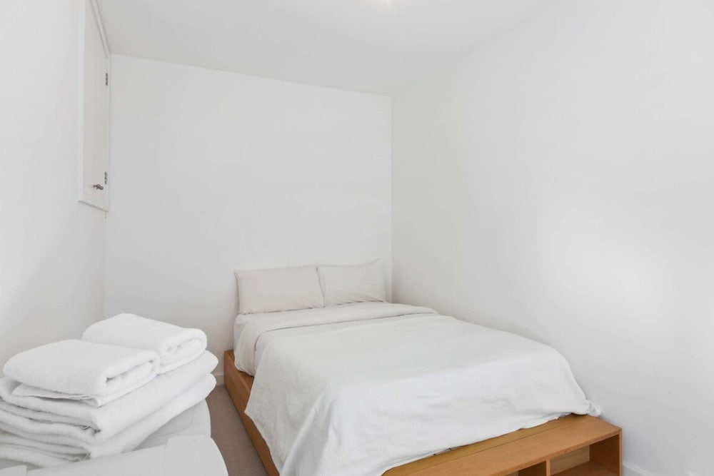 Фото Cosy 2 Bedroom House Near Greenwich