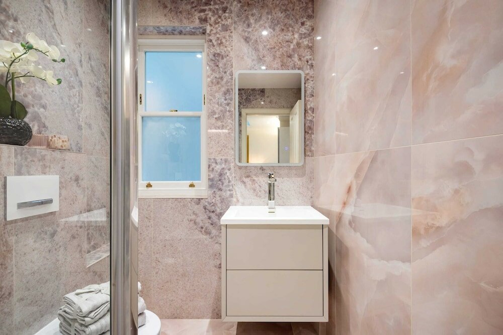 Фото Marble Arch Suite 2-hosted by Sweetstay