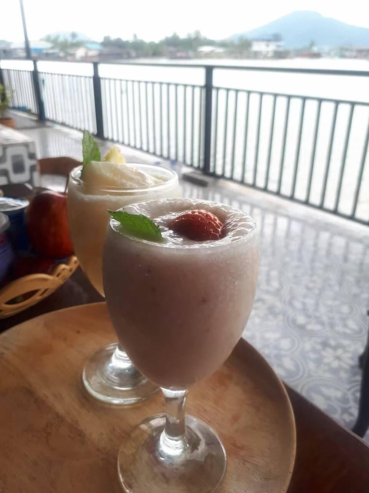 Фото Chaiyai River Front Hotel