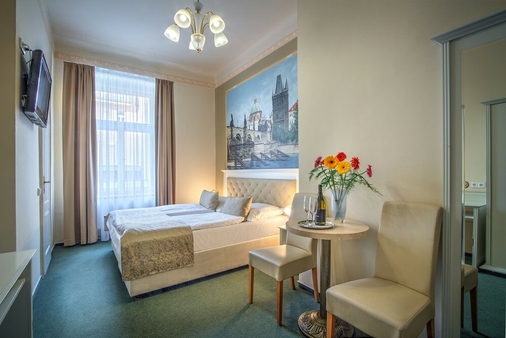 Фото Hotel Taurus