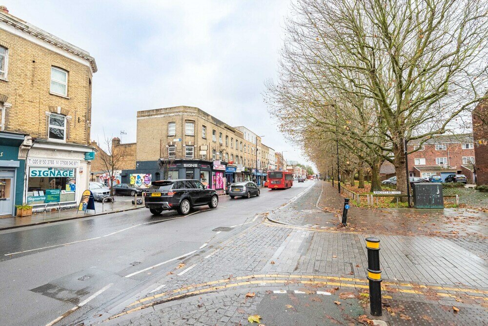 Фото Charming Victorian Family Home in Wimbledon