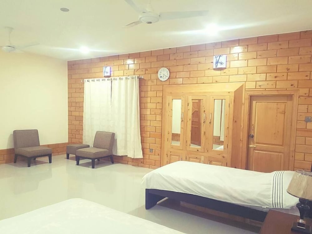 Фото Gahirat Castle