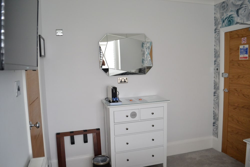 Фото Harriet House B&b